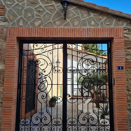 Gite Cosy Dans Une Demeure De Charme - Laura Thuir Exterior foto