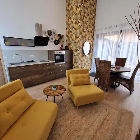 Gite Cosy Dans Une Demeure De Charme - Laura Thuir Exterior foto